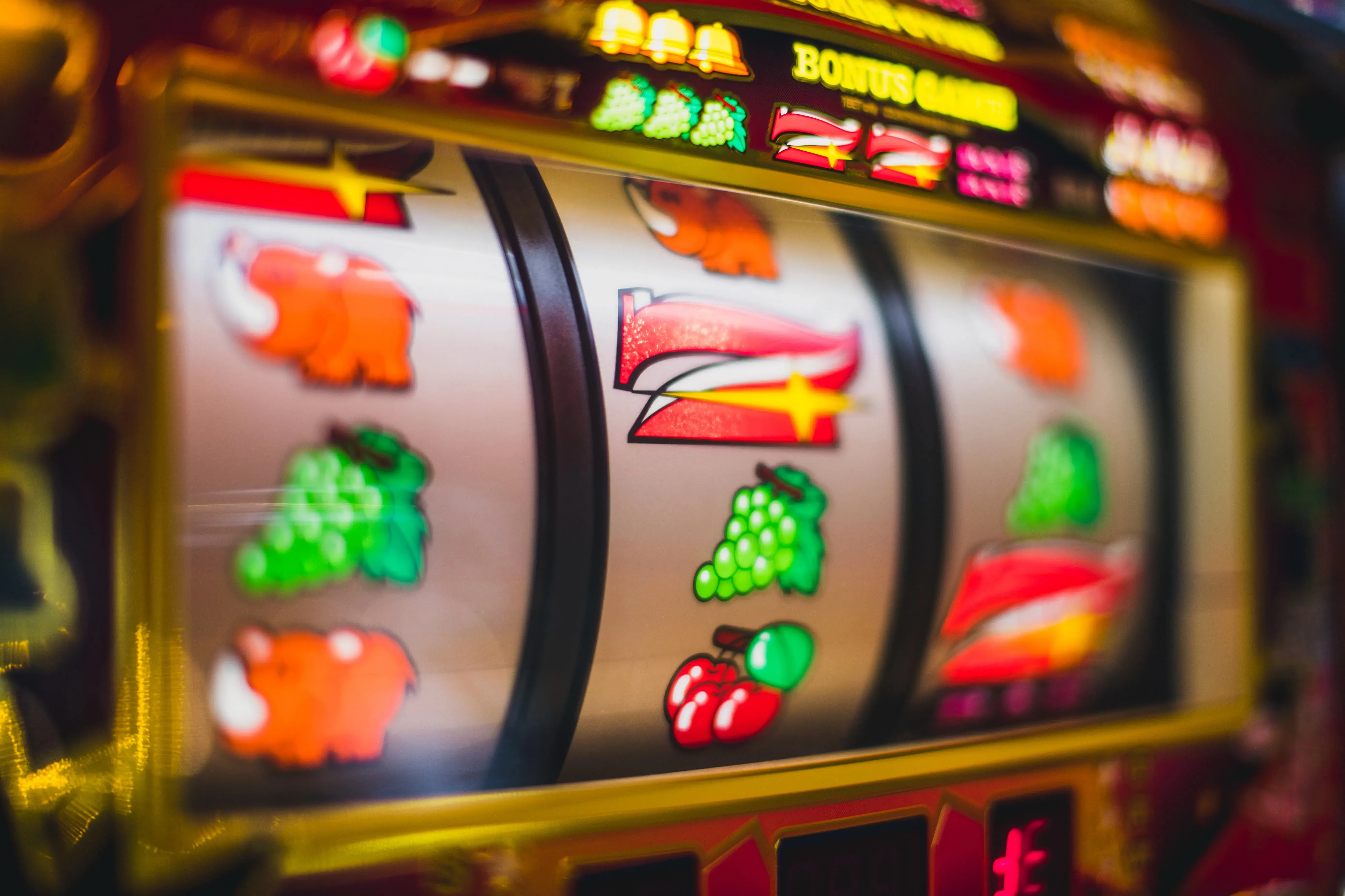 Slot machine da gioco in un casino